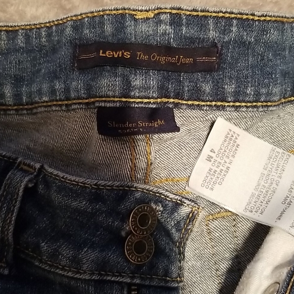 Levi Jean's - Picture 2 of 3